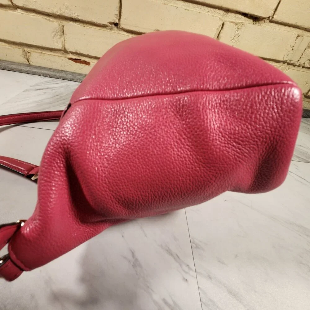 Like New Coach Pink Leather Shoulder  Bag Purse